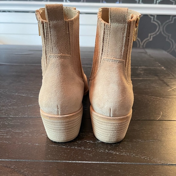 Like NEW Donald Pliner tan cream taupe suede booties - Picture 9 of 10